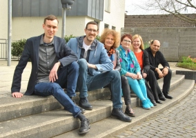 Poe + Chanson auf der Treppe